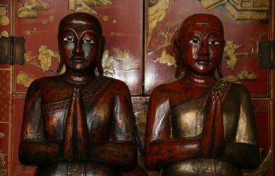 Indische Mönche Paar aus Holz. Onlineshop asian-garden.de