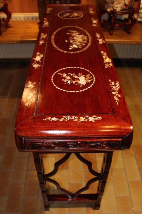 Chinesisches Sideboard / Altartisch aus Rosenholz, 105 x 42 x 153 cm