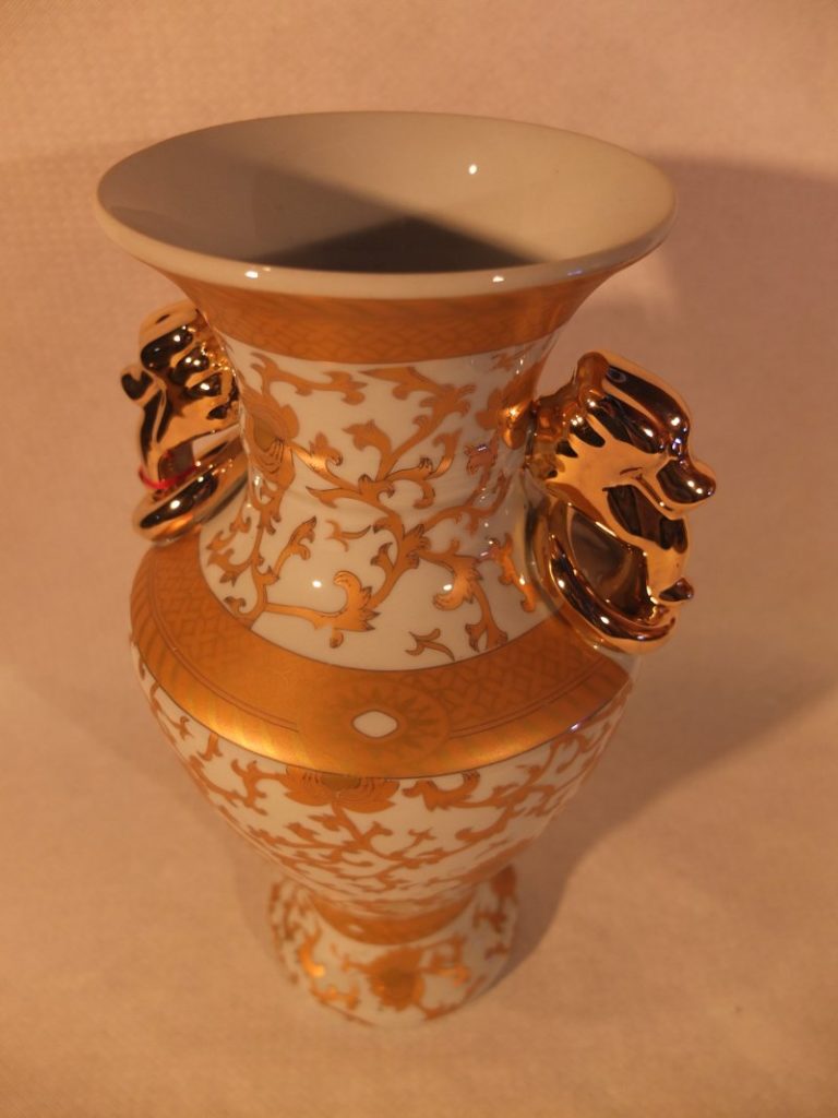 Kleine Vase aus der Ming Dynastie, 35 cm zu kaufen auf asiangarden.de