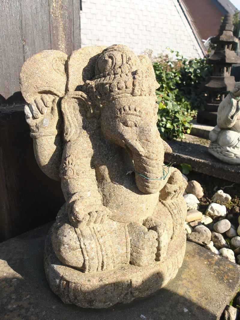 Ganesha aus Stein, ca. 75 cm Material: Stein Herkunft: China Maße: ca. 75 cm
