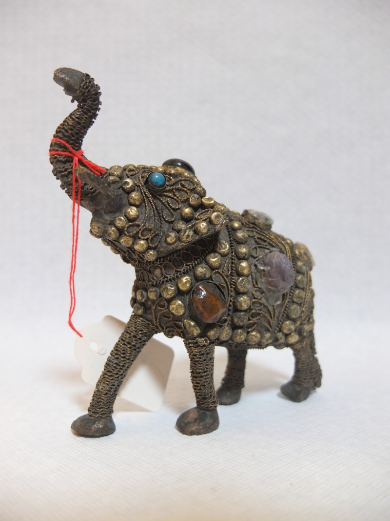Elefant Tierfigur Geneisha