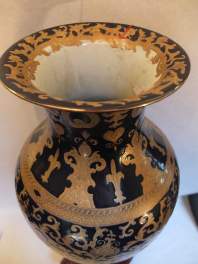 Große antike Vase mit aufwendige Bemalungen Material: Porzellan Herkunft: China Maße: 61 x 30 cm Sockel optional erhältlich