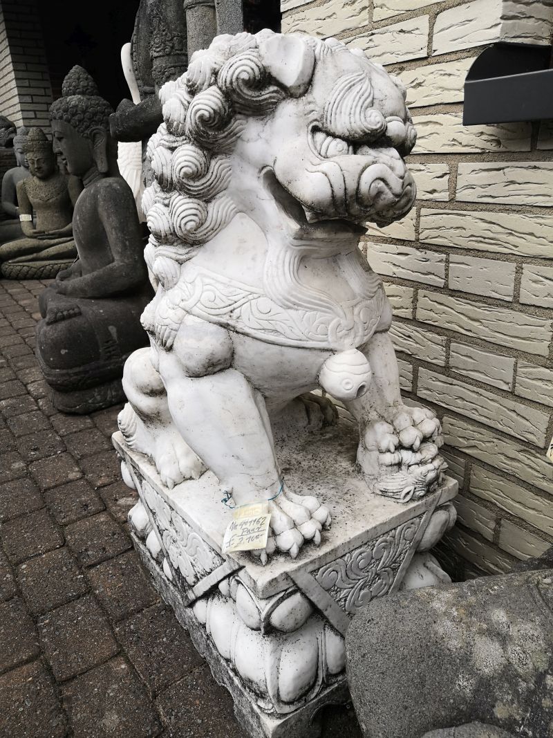 Löwen Paar aus Stein Material: Stein Maße: 95 x 50 x 30 cm Gewicht: 75 kg
