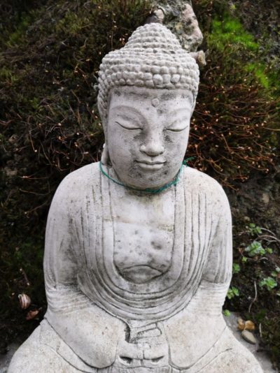 Buddha sitzend aus Beton, 44 cm Material: Beton Maße: 44 x 29 x 20 cm Gewicht: 25 kg