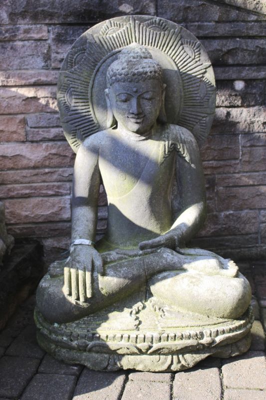 Stein Buddha aus Java Flussstein